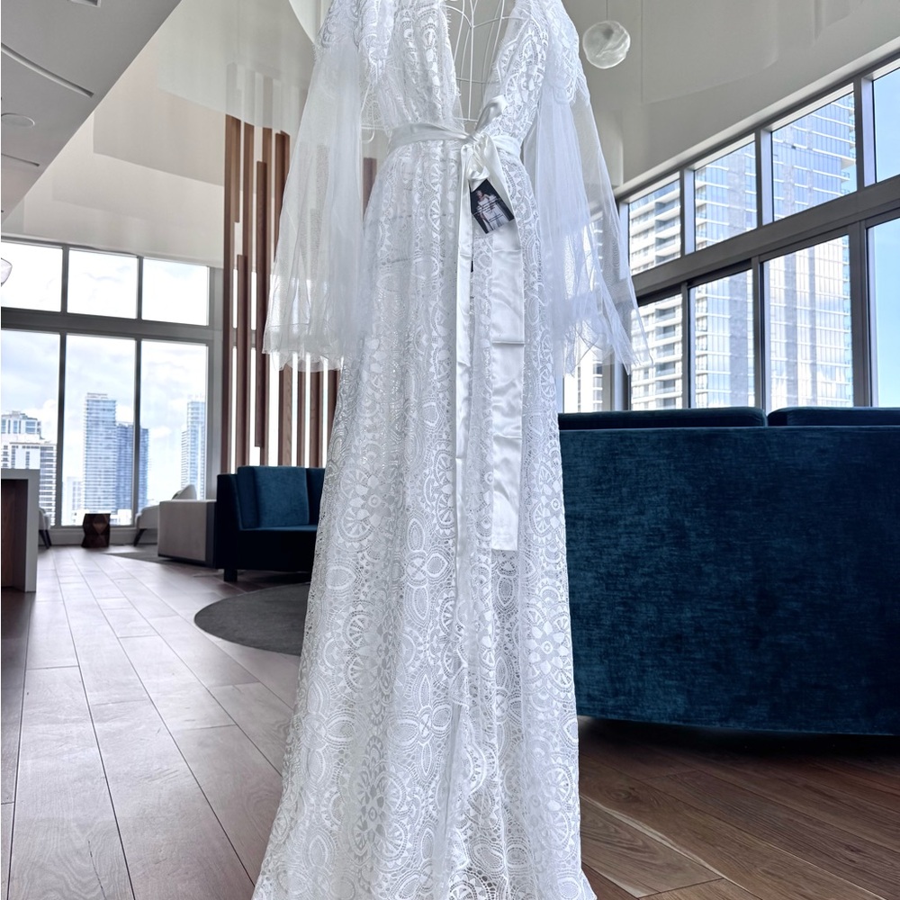 Elegant White Lace  Bridal Robe